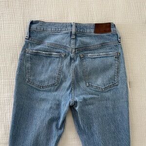 Madewell Perfect Vintage Ankle Jean in Enmore Wash: Raw Hem